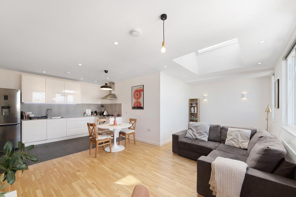 Property photo 2 of 8 Glebe Road, 1-2, Flat 12-8.Jpg