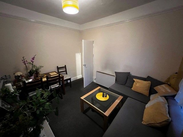 Property photo 2 of 4 Living