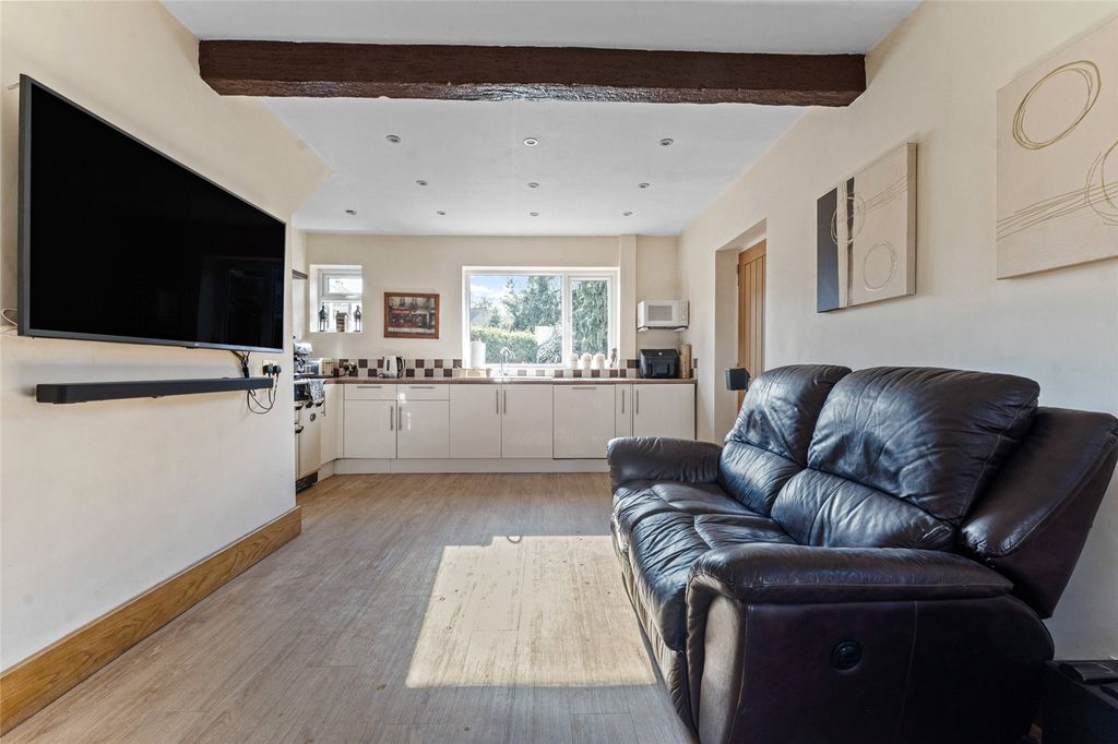 Property photo 2 of 17 Picture No. 10