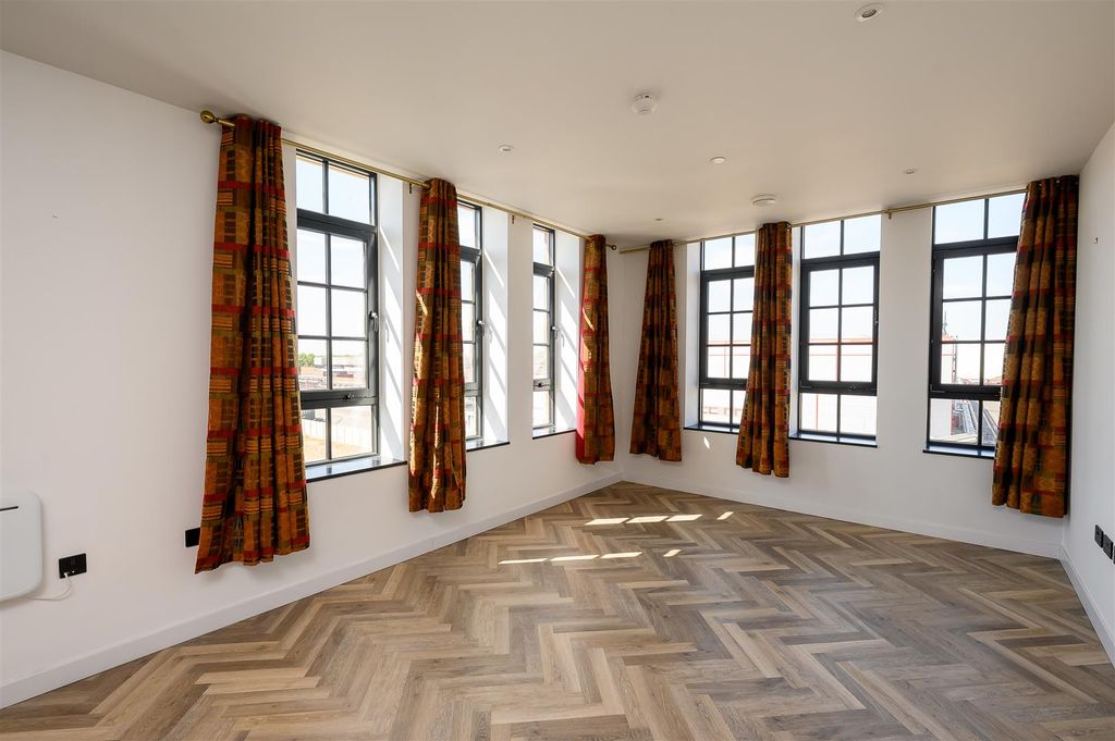 Property photo 3 of 13 Open Plan Living
