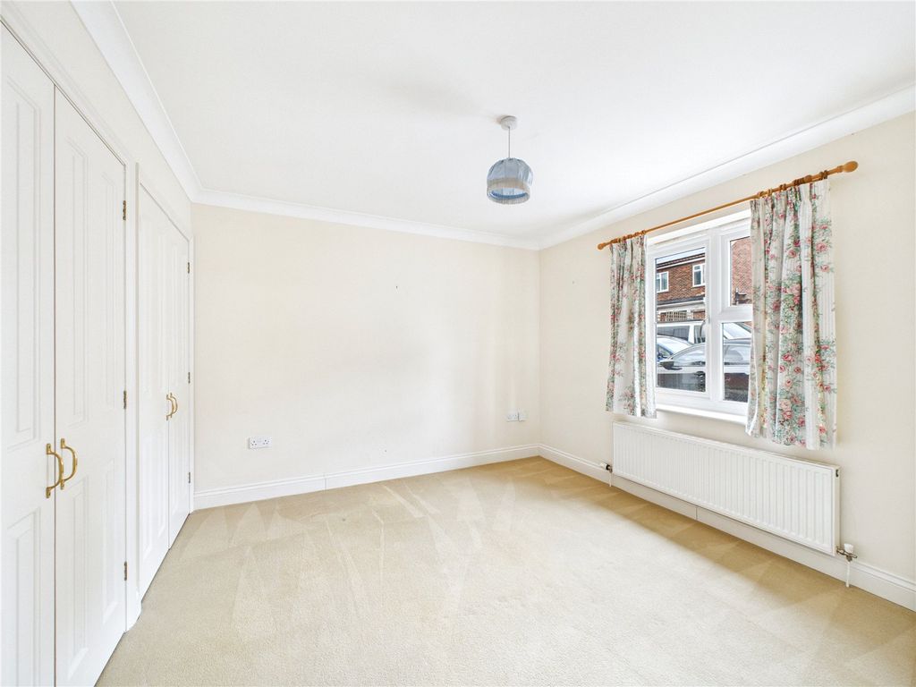 Property photo 2 of 11 2 - Picture No. 05