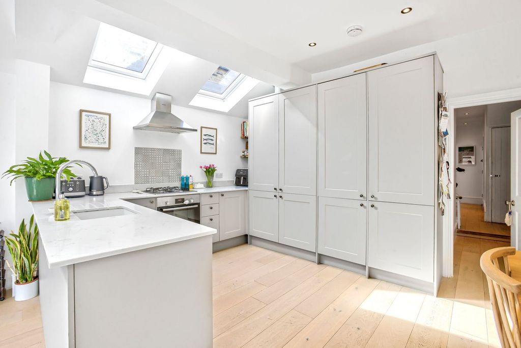 Property photo 2 of 8 Picture No. 73