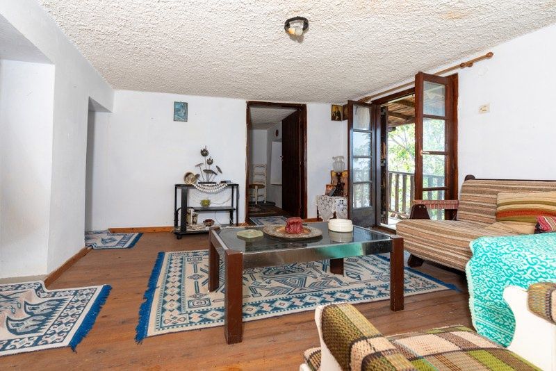 Property photo 2 of 45