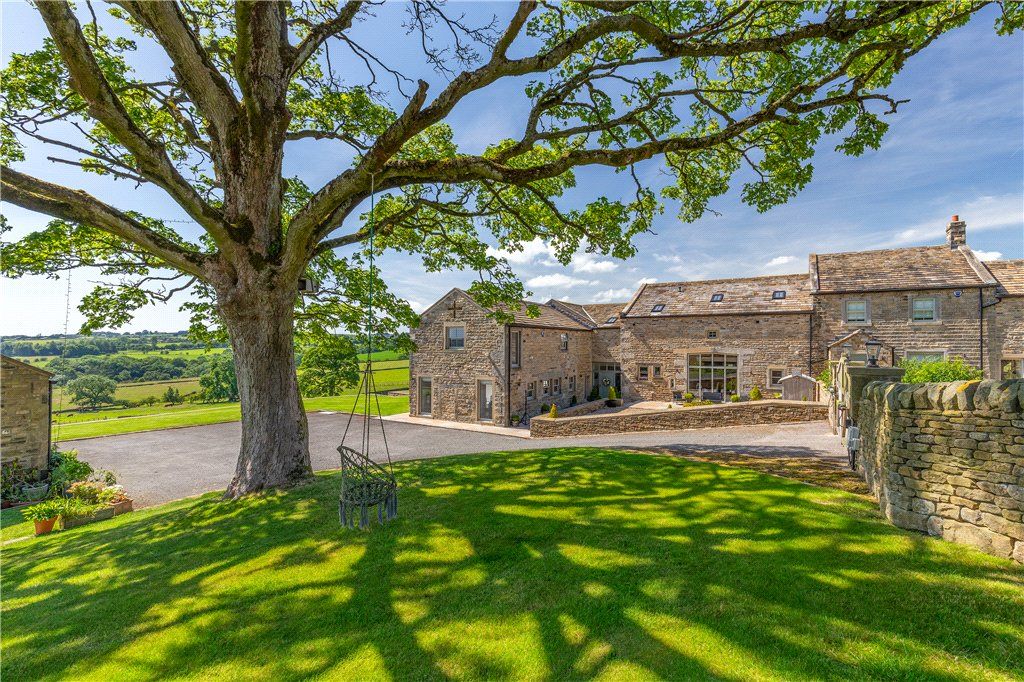 Property photo 1 of 39 External
