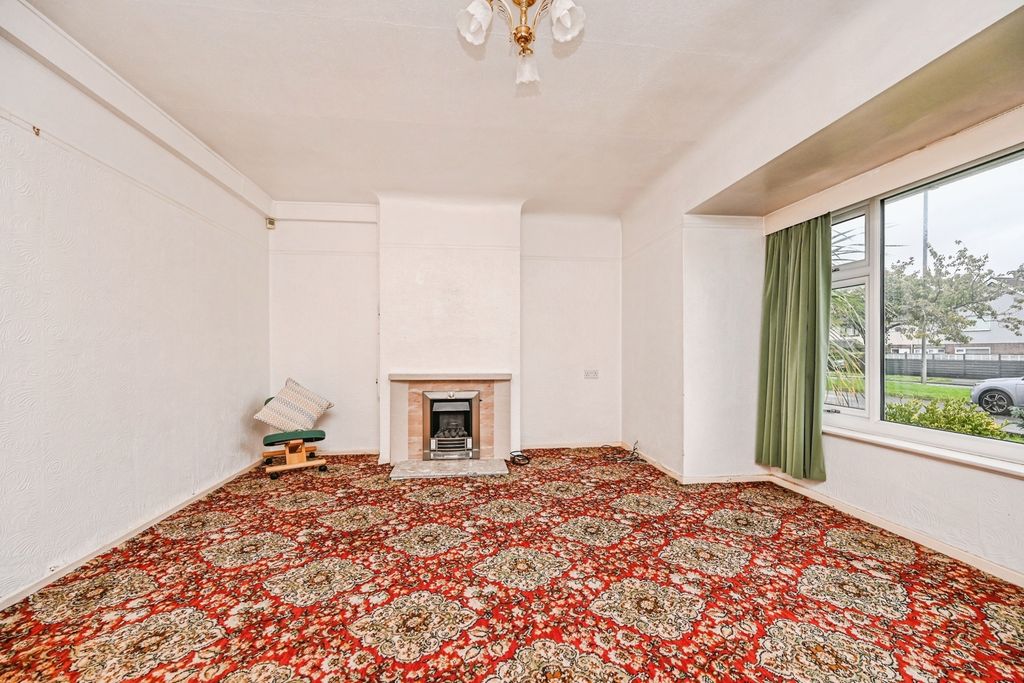 Property photo 3 of 16 Photo