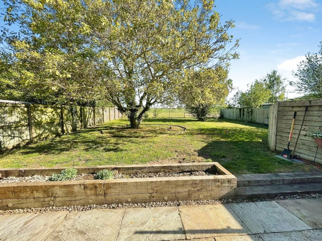 Property photo 2 of 13 617Edfb1-69Fb31d7-0Db3-496c-83c1-0Fc4Fbdd9F72.Jpeg