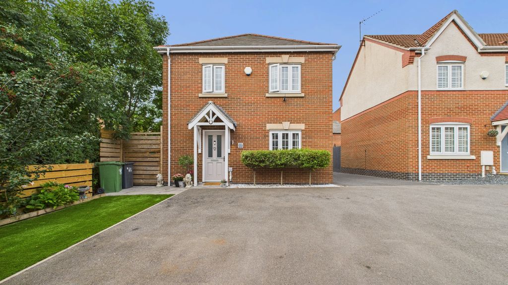 Property photo 2 of 43 4471904
