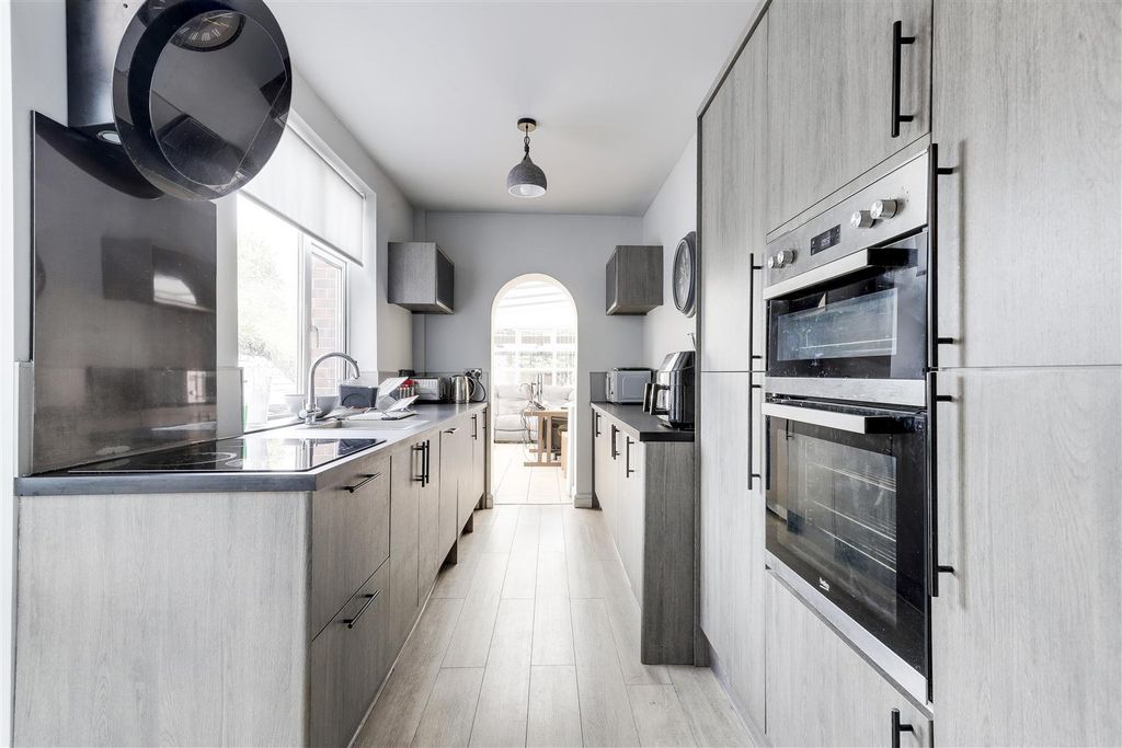 Property photo 2 of 25 228.Jpg