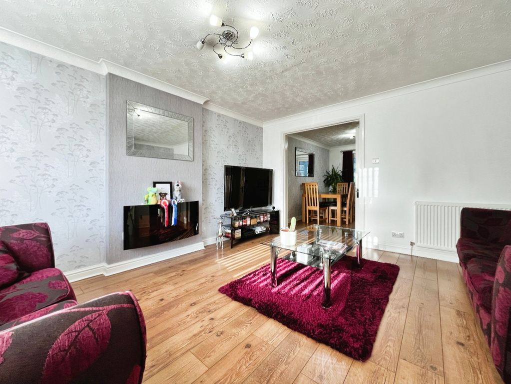 Property photo 2 of 24 3757475
