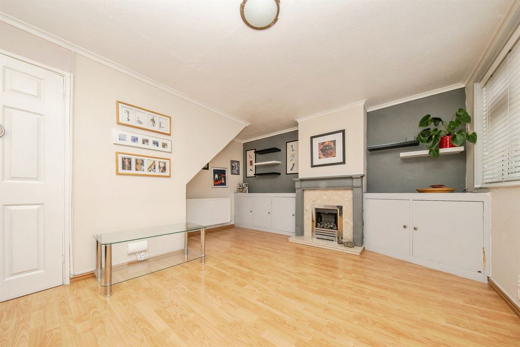 Property photo 2 of 16