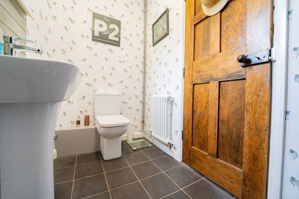 Additional image 10 of 4 bed detached house for saleField House, 184 Derby Road, Ilkeston DE7