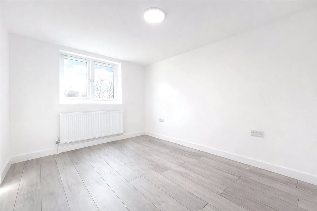 Property photo 3 of 13 Picture No. 02