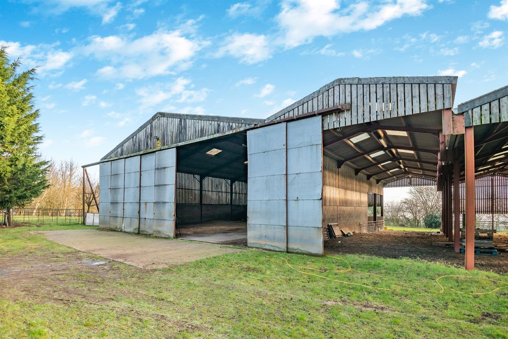 Property photo 3 of 18