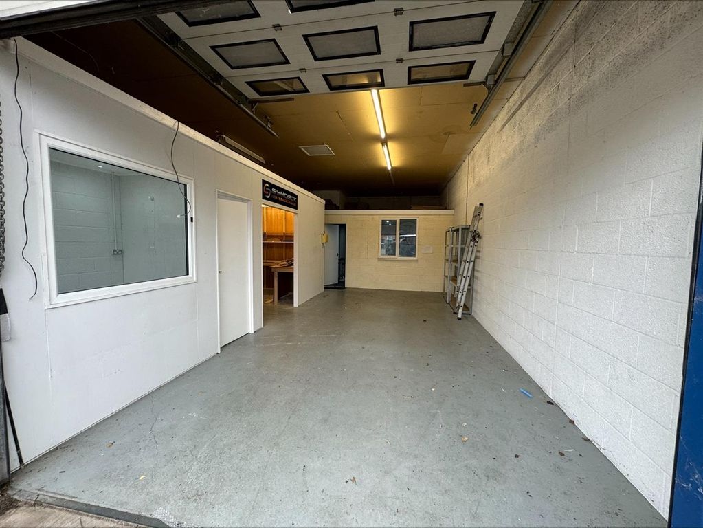 Property photo 3 of 4