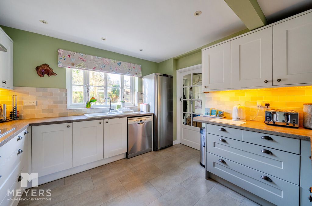 Property photo 3 of 21