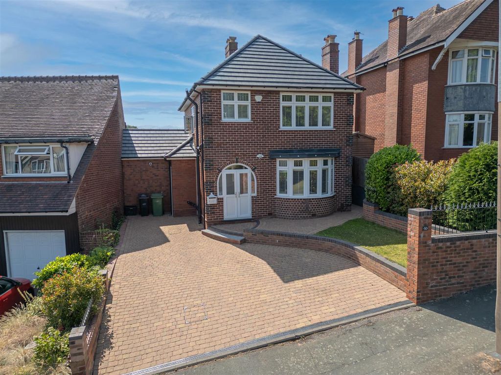 Property photo 2 of 35