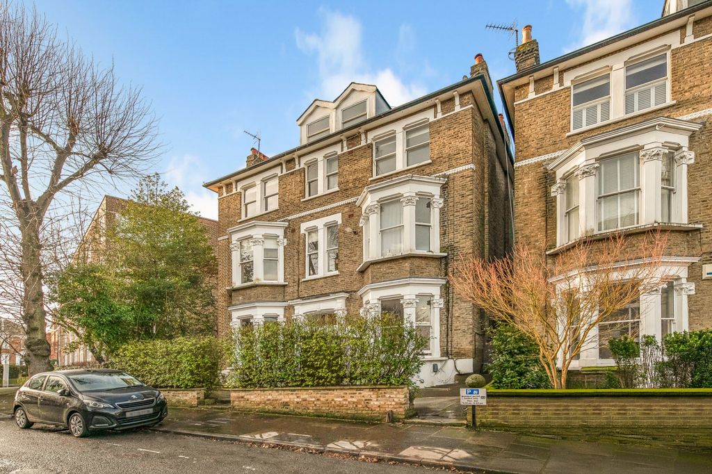 Property photo 1 of 8