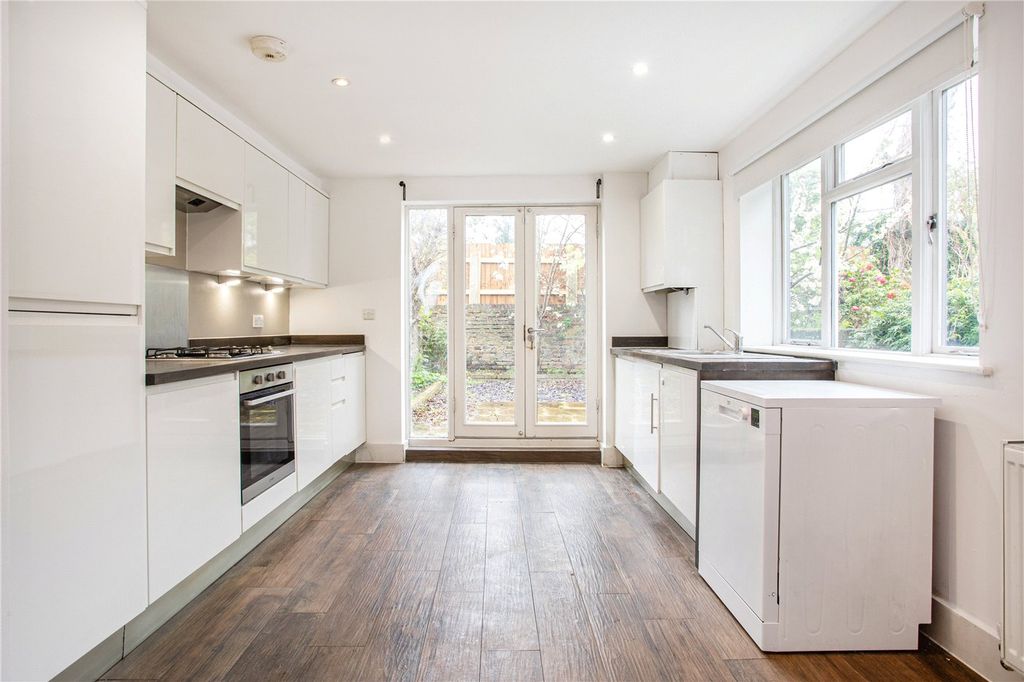 Property photo 2 of 12 Picture No. 45