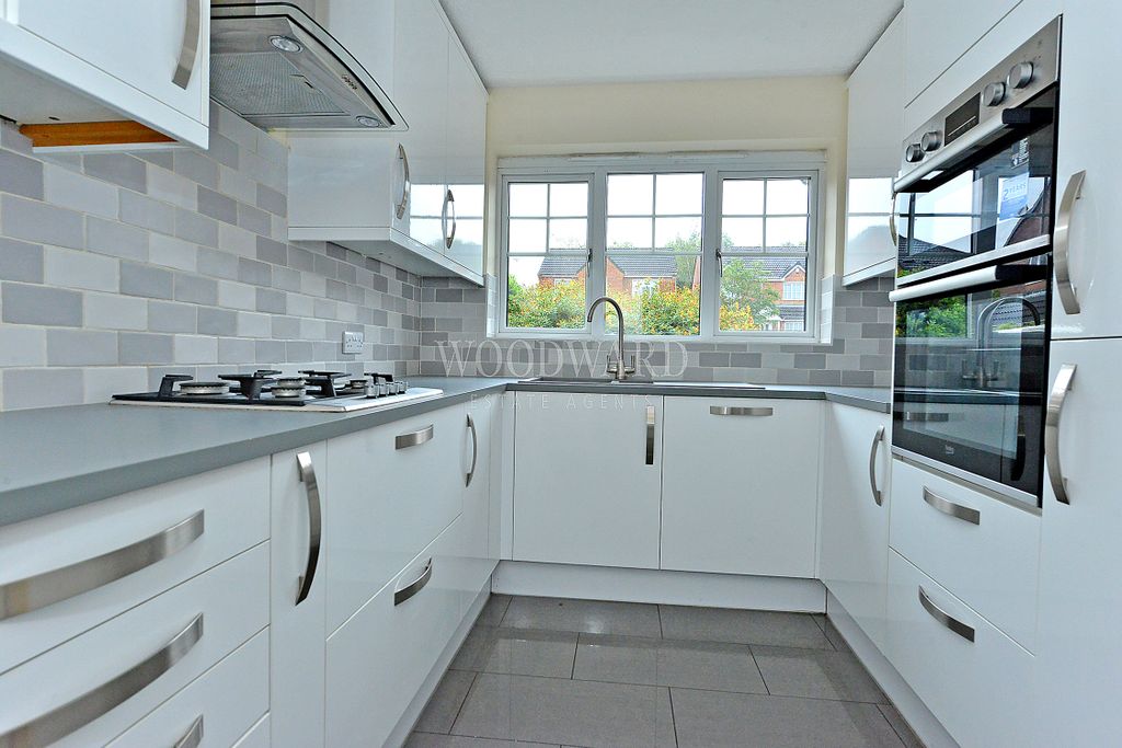 Property photo 2 of 18 Kitchen