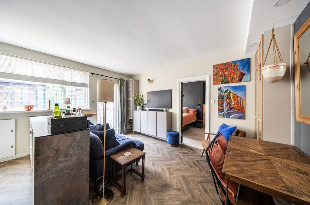 Property photo 1 of 11 1458525-11-69Fda3...