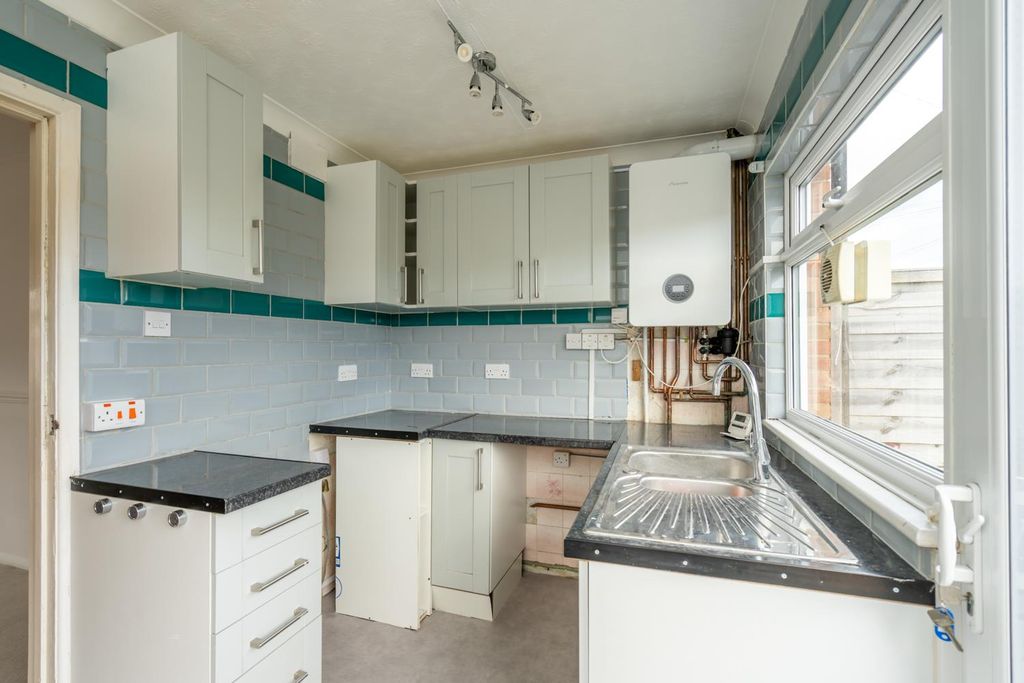 Property photo 3 of 13 Kitchen.Jpg