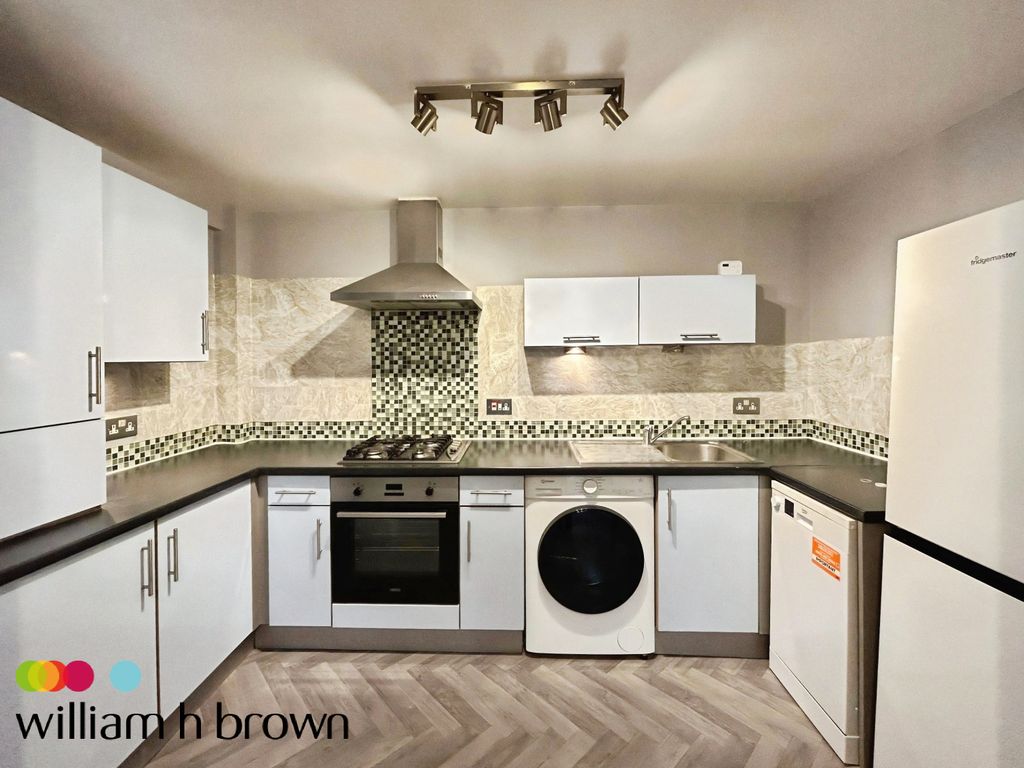 Property photo 2 of 9 Kitchen