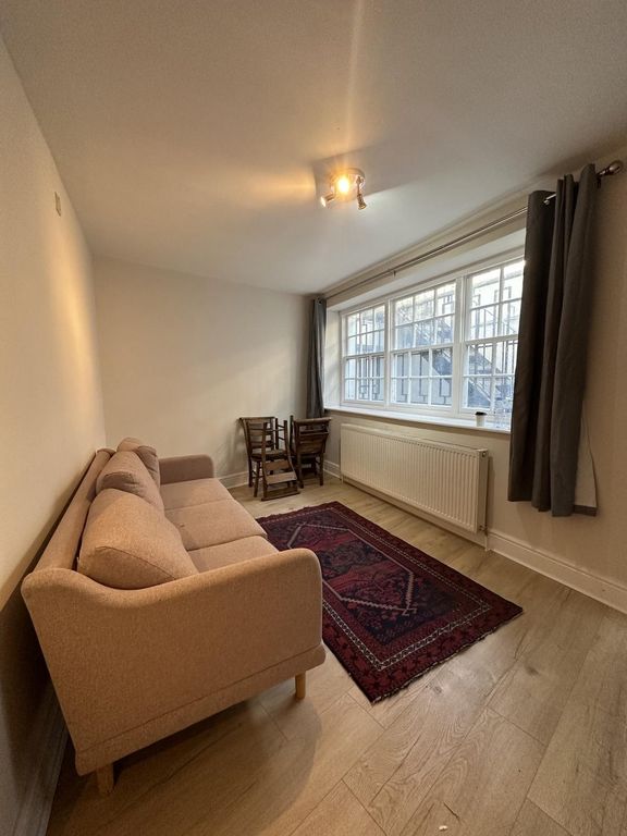 Property photo 3 of 10 Photo 4