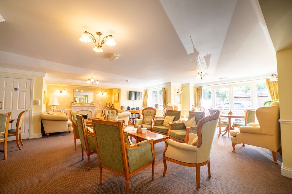 Property photo 3 of 25 Communal Lounge