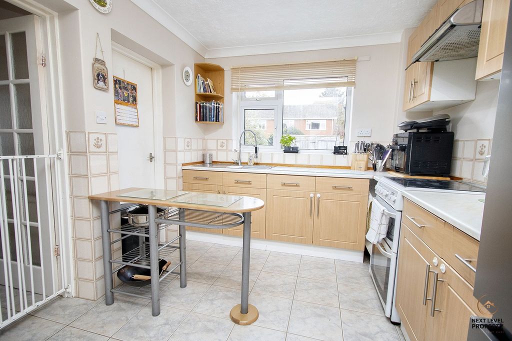 Property photo 3 of 23