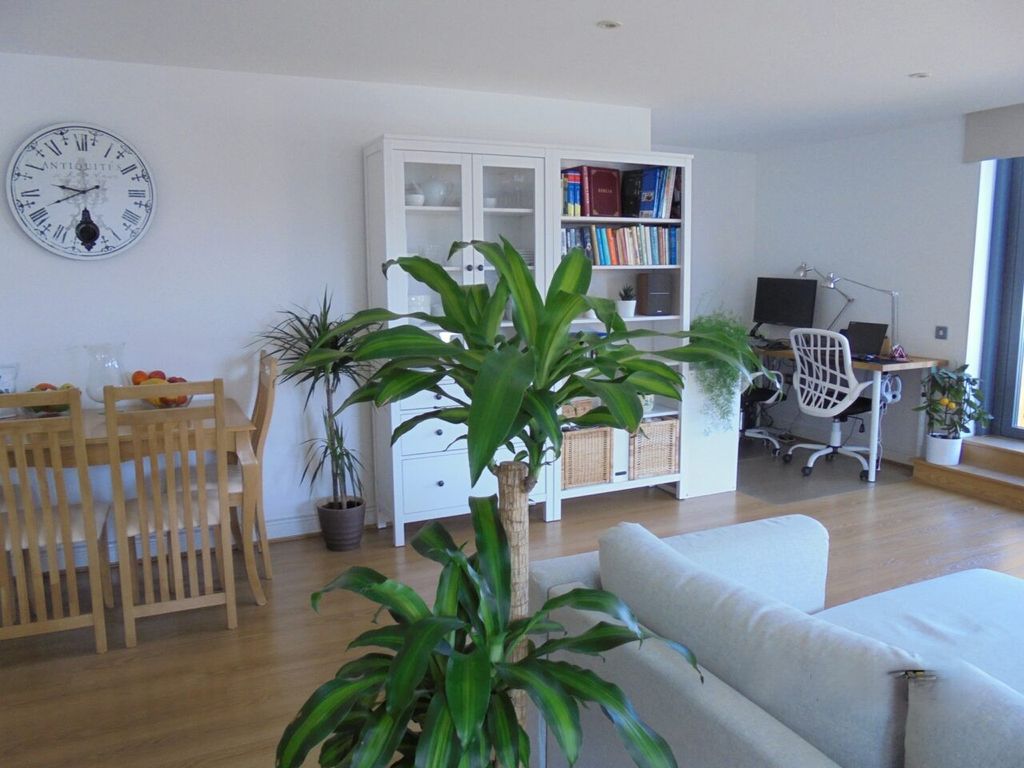 Property photo 3 of 9