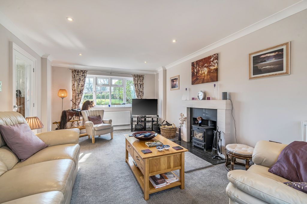 Property photo 2 of 26 Living Room