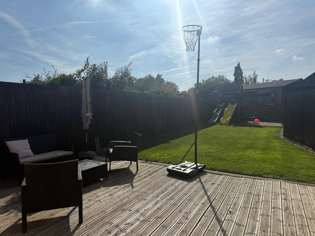 Property photo 2 of 9