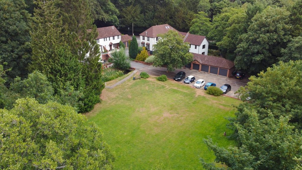 Property photo 2 of 18