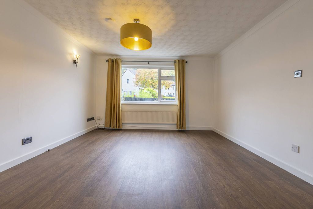 Property photo 3 of 28