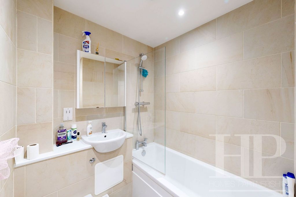 Property photo 2 of 6