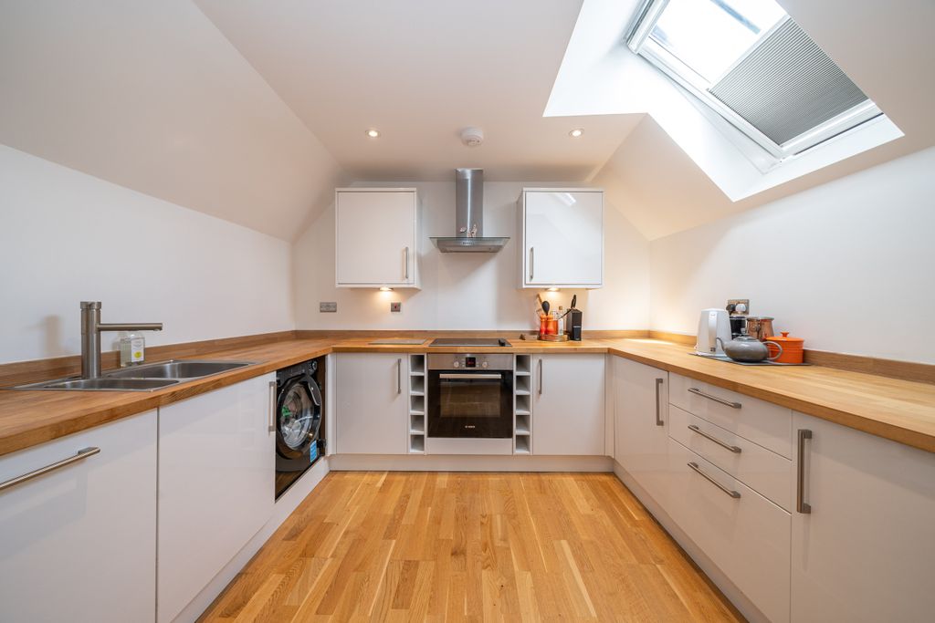 Property photo 2 of 21 14-Pebble-Court-06548