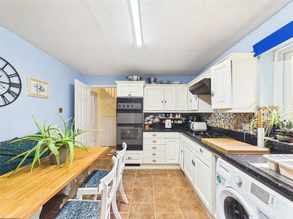 Property photo 3 of 16 Kitchen