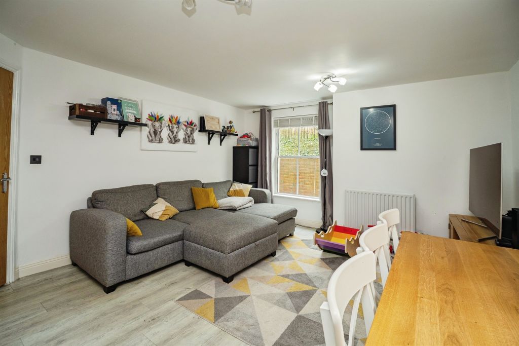 Property photo 3 of 19