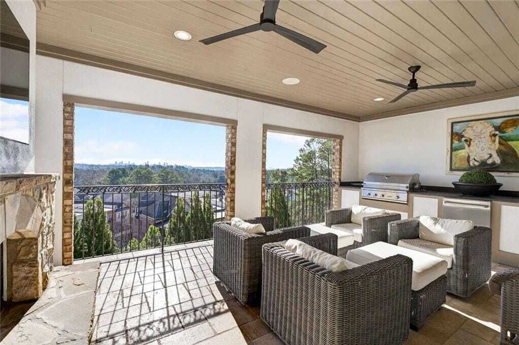 Property photo 1 of 31