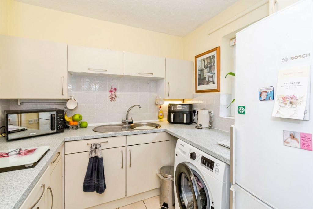 Property photo 3 of 13