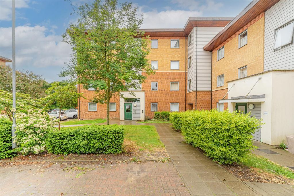 Property photo 2 of 14