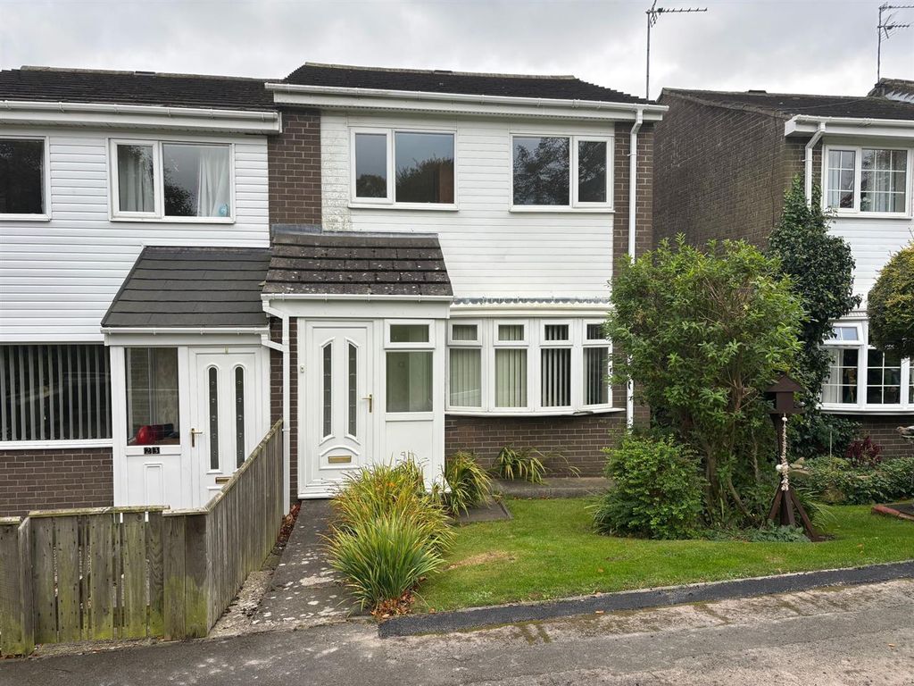 Property photo 1 of 12 Front