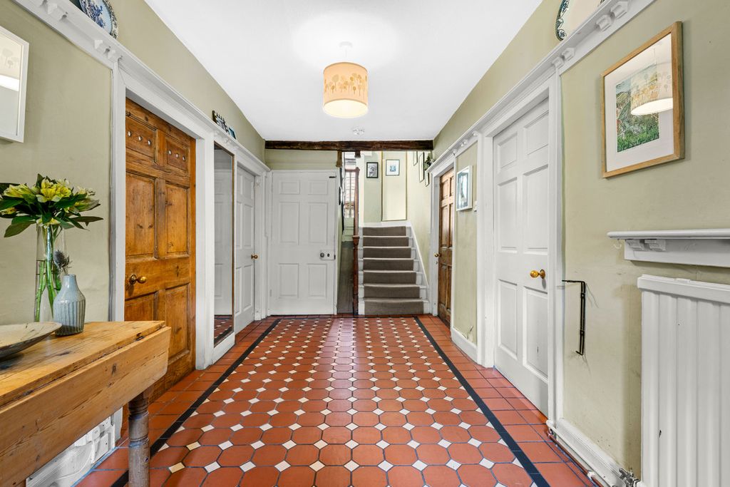 Property photo 3 of 46