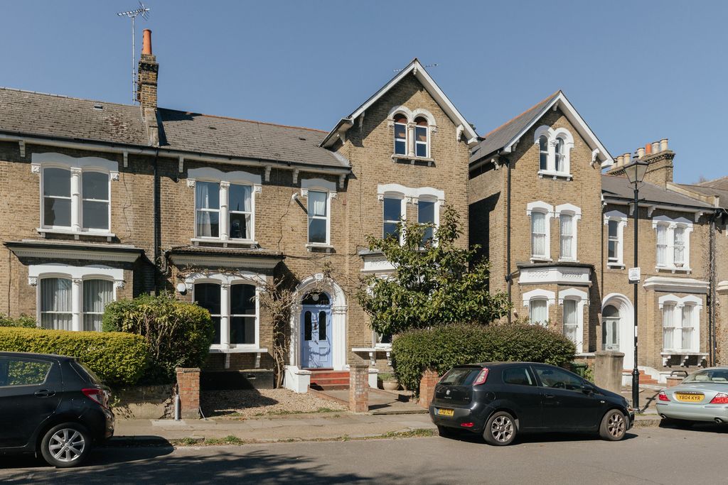 Property photo 2 of 24 337719 - Rf-82C-Tyrwhitt-Road-001.Jpg