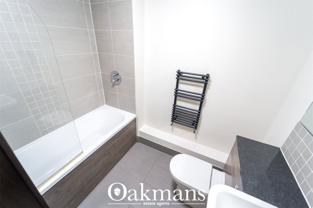 Property photo 3 of 19 Picture No. 02