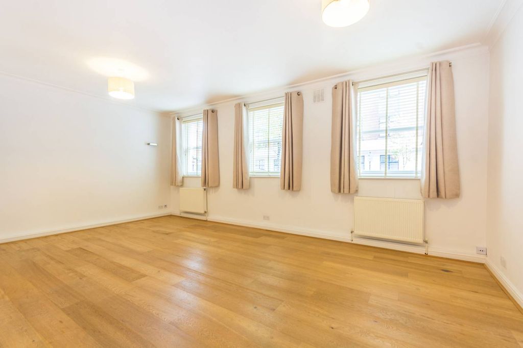 Property photo 3 of 8