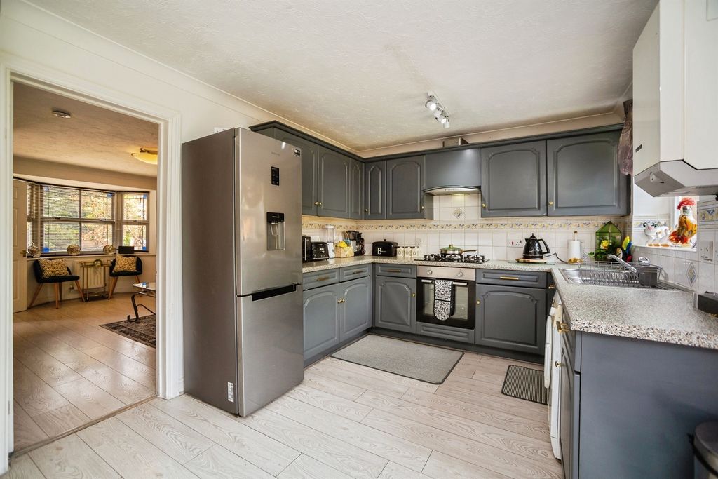 Property photo 2 of 18