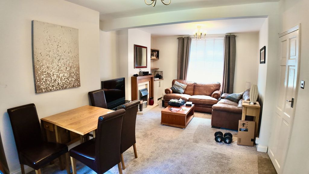 Property photo 2 of 26