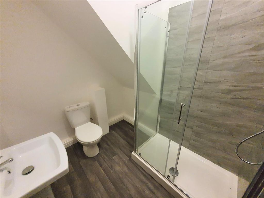 Property photo 2 of 4 Bathroom