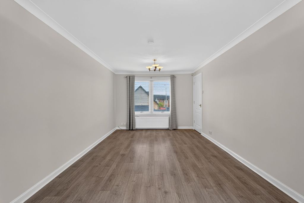 Property photo 2 of 27